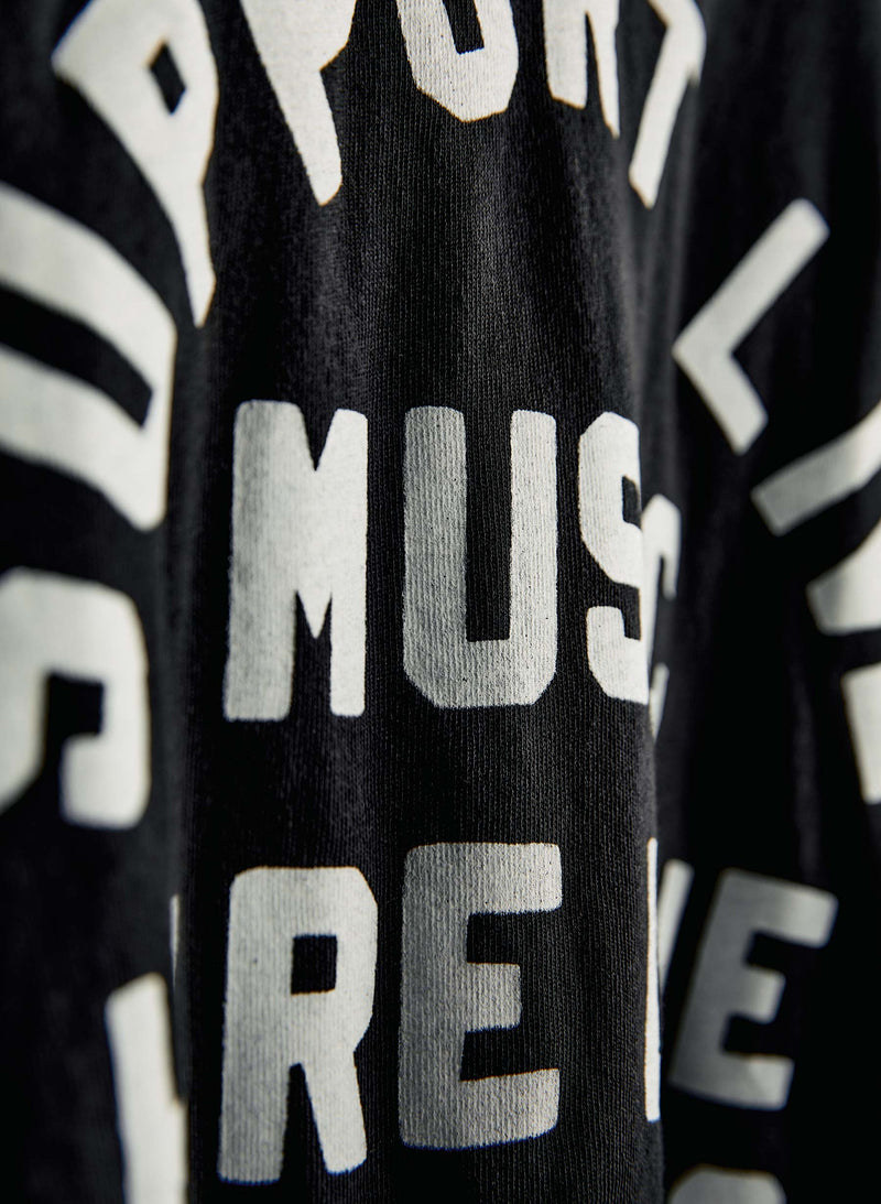 the "support live music" tee in black - Model