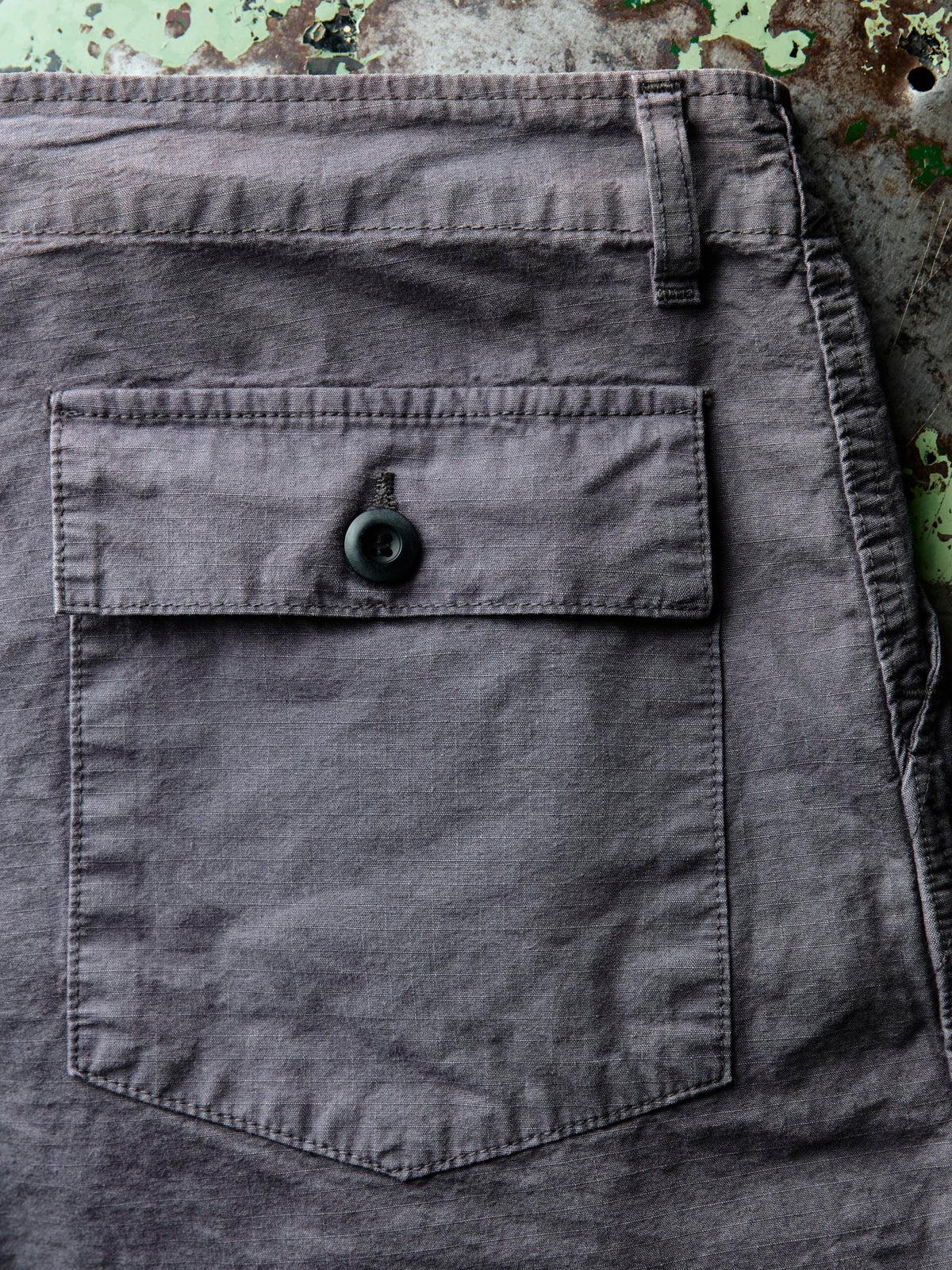 the ripstop fatigue short in sunfaded navy