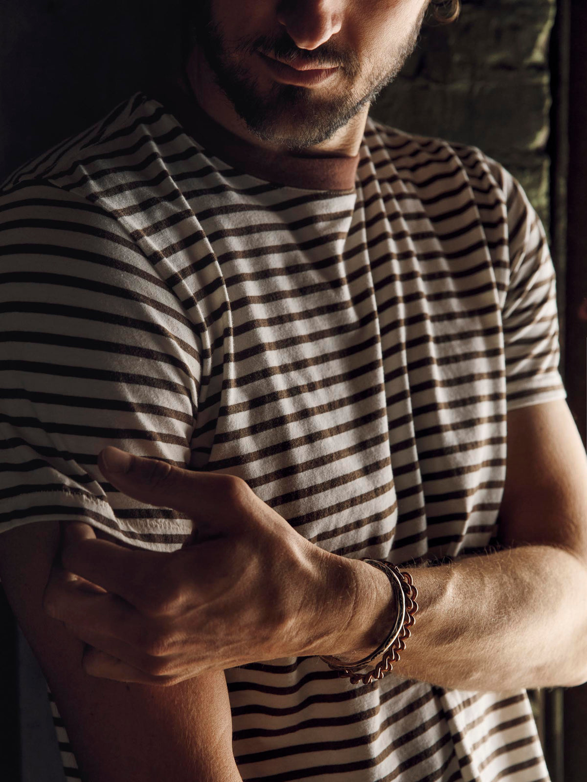 novel knit crew in brown stripe